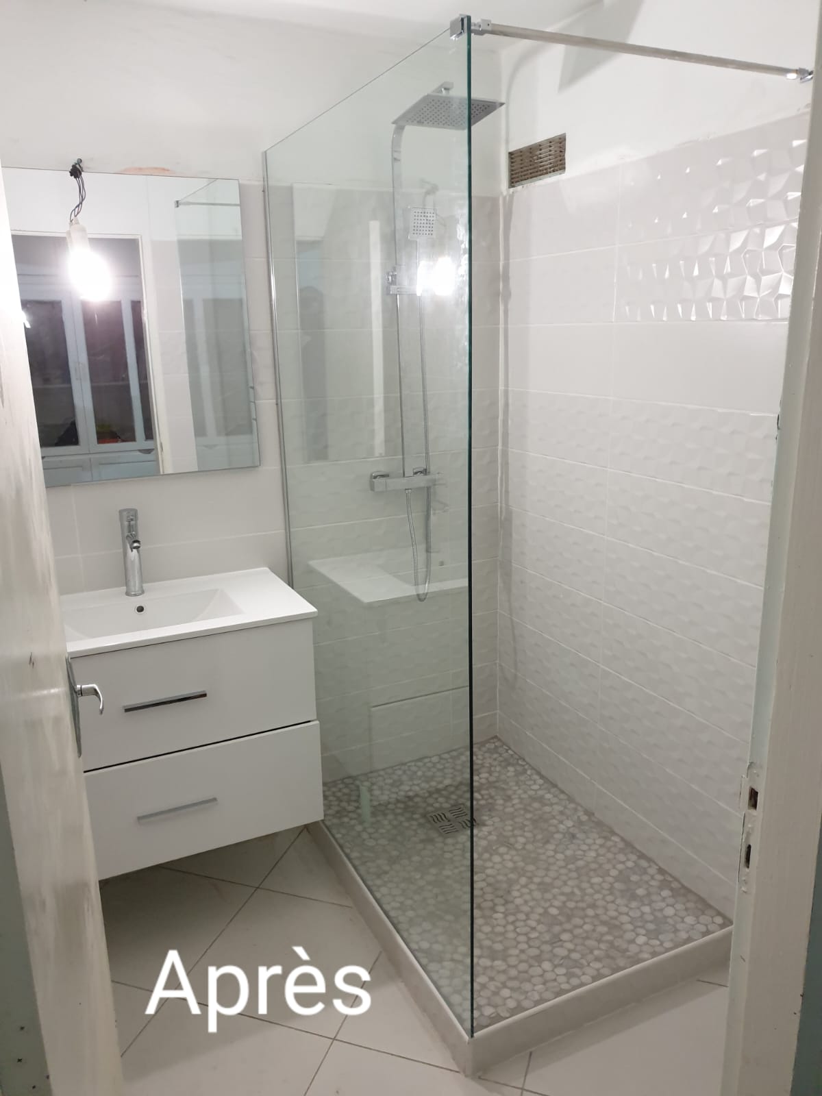 Après - Transformation baignoire en douche design